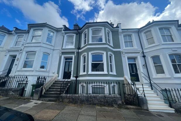 Flat to rent in Valletort Road, Plymouth