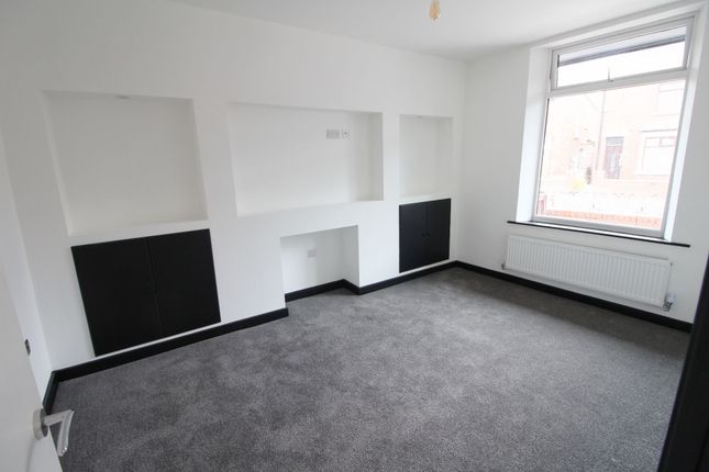 107 Billinge Road, Wigan photo 2