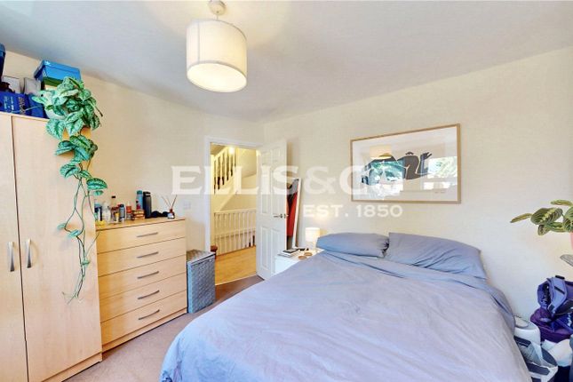 27, Little Ealing Lane, London photo 2