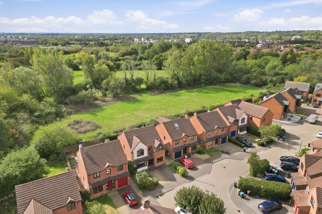 14 Wolston Meadow, Milton Keynes photo 2