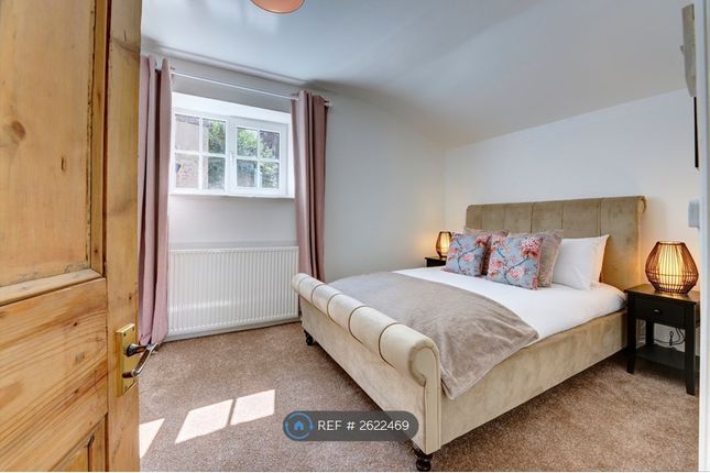 Bedroom 1 (Double)