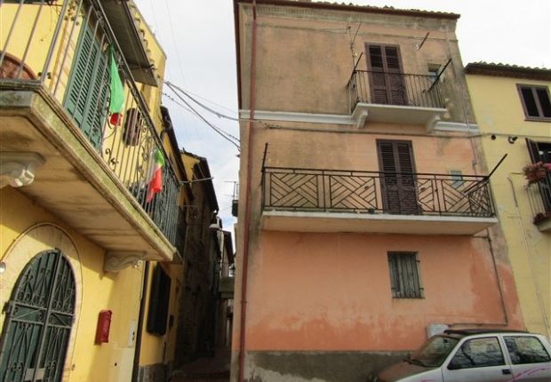 Thumbnail Town house for sale in Chieti, Lanciano, Abruzzo, CH66034