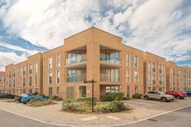 Thumbnail Flat for sale in Edgecumbe Avenue, Mill Hill, London