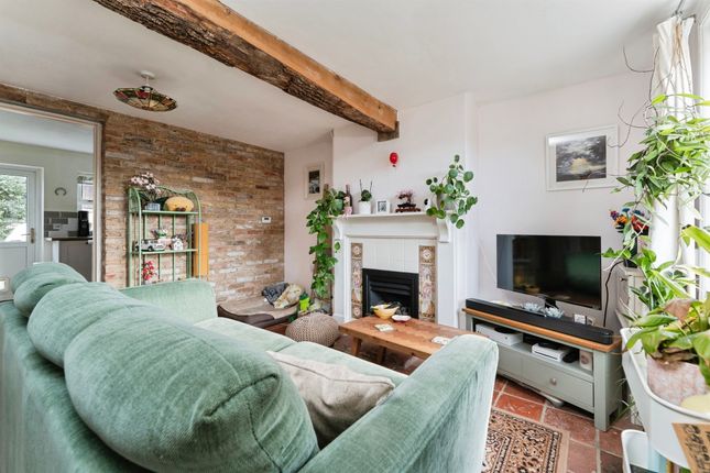 5, Railway Lane, CHATTERIS photo 4