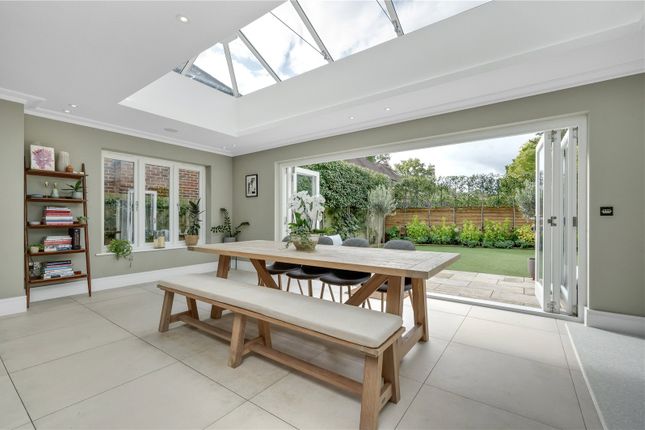 1A,, Twinoaks, Surrey photo 4