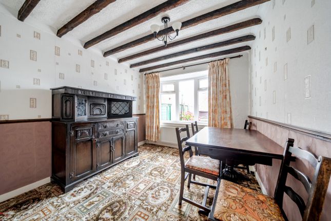80, Hall Park Avenue, Leeds photo 4