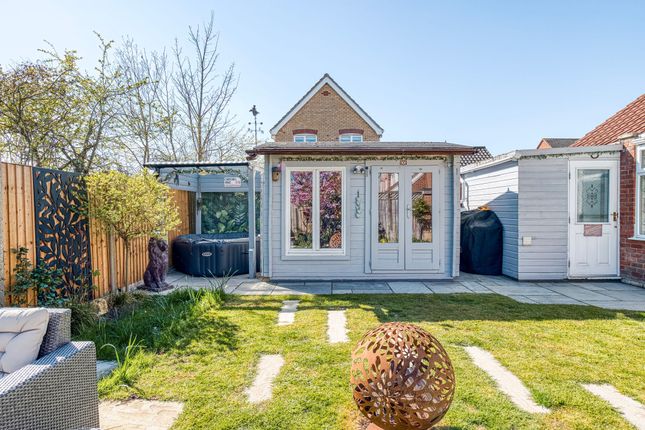 11 Cranes Meadow, Harleston photo 2