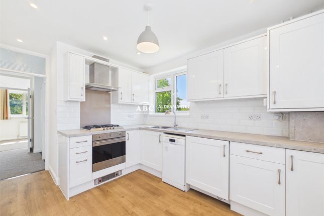 24, Twickenham Gardens, Harrow photo 4