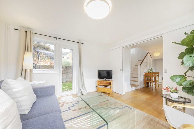 Property for sale in Goodman Crescent, London