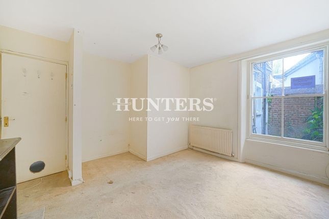 Flat for sale in Shirland Road, London