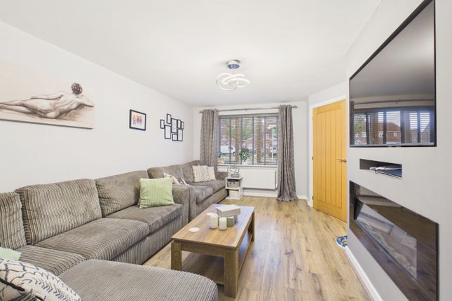 107, Grosvenor Road, Hull photo 3