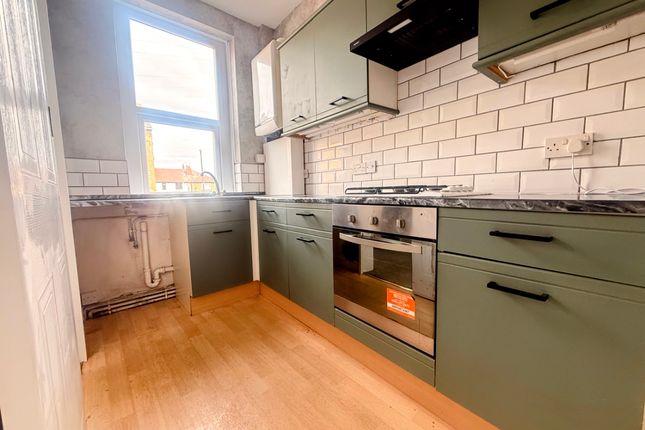 82, Springfield Road, LEEDS photo 2