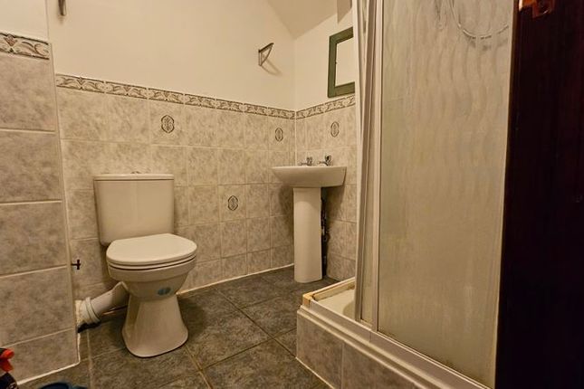 (TOP FLOOR FLAT) Flat 2 - 128, City Road, Cardiff photo 5