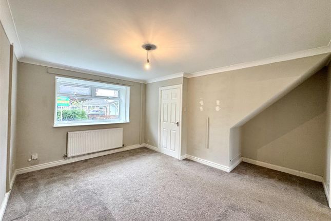 Laburnam Way, Chepstow photo 2