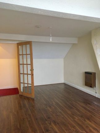 End terrace house to rent in Intake Terrace, Bradford