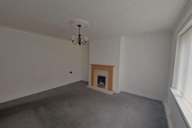 29, Wallinfen, Gateshead photo 3