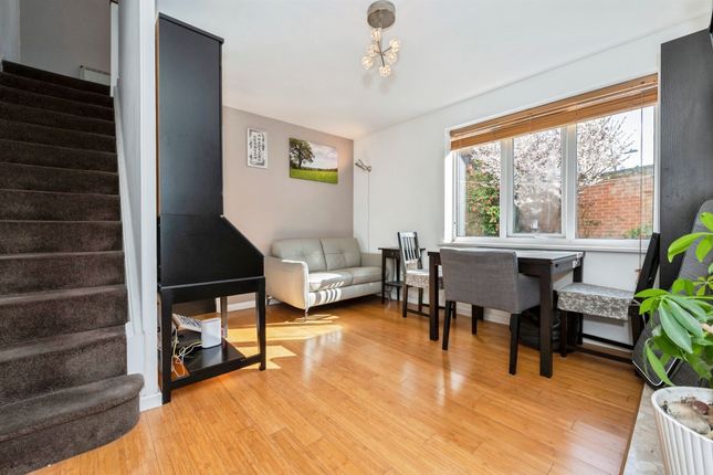 47, Caravel Close, Grays photo 4