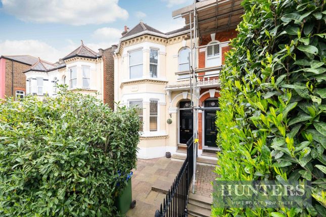 Thumbnail Flat for sale in Portsmouth Road, Thames Ditton