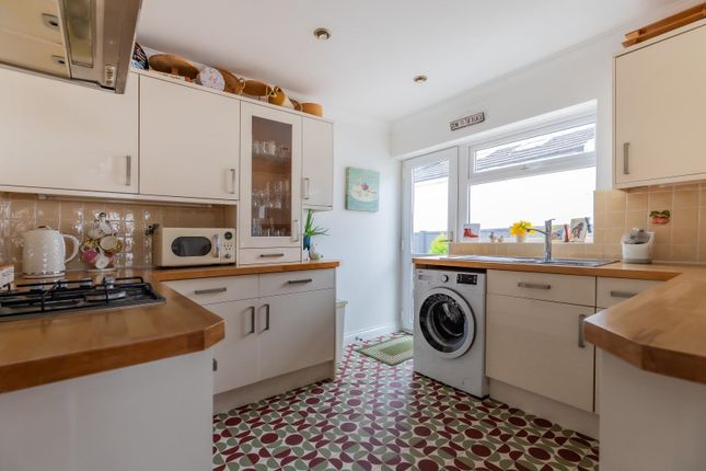 15, Carys Close, Penarth photo 4