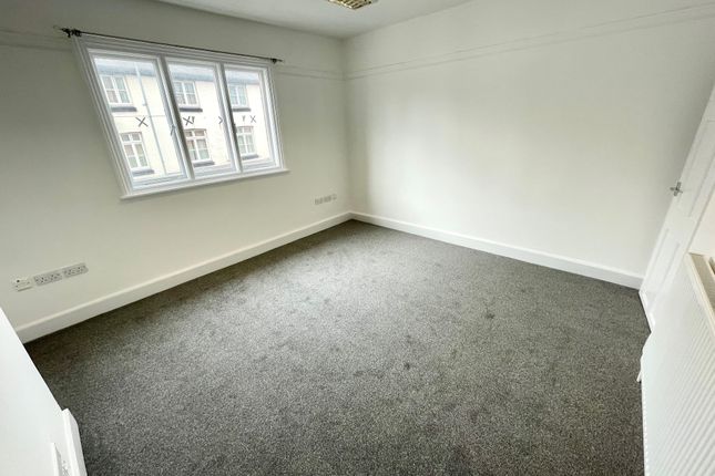 1b, HINCKLEY photo 5