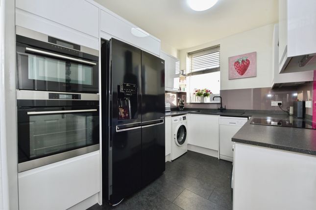 47, St. Johns Road, CHESTERFIELD photo 4