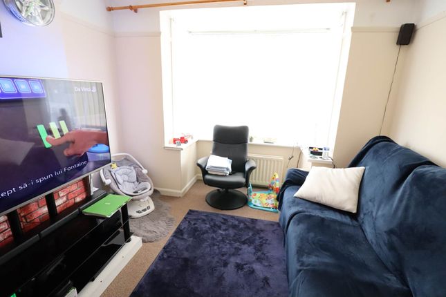 Semi-detached house to rent in Chairborough Road, High Wycombe