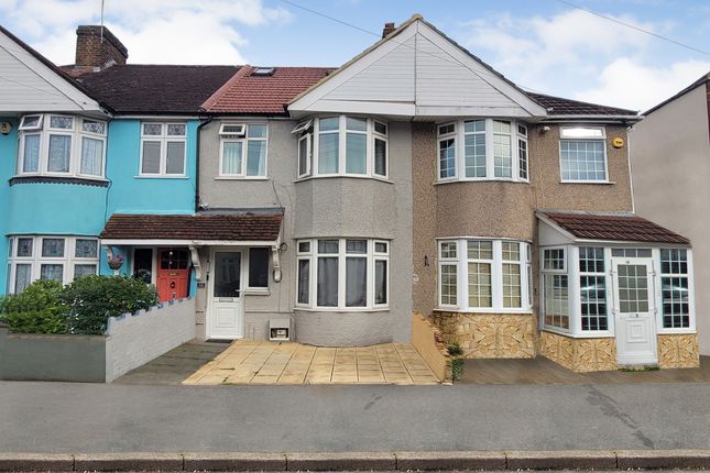 5 bed shared accommodation for sale in Sunningdale Avenue, Feltham TW13