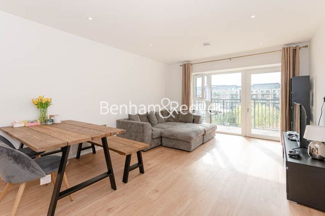 Thumbnail Flat to rent in Beaufort Square, Colindale
