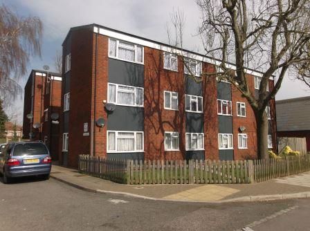 Thumbnail Flat to rent in Stuart Avenue, South Harrow, Harrow