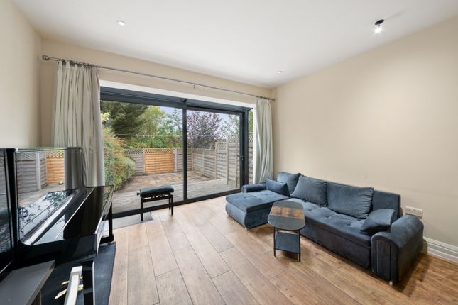 15a, Studland Road, London photo 2