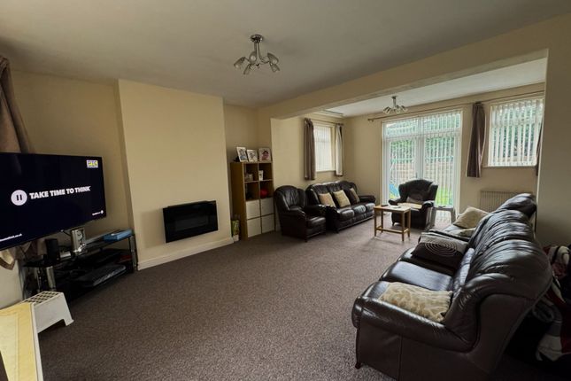 1 Brook Road, Leicester photo 2