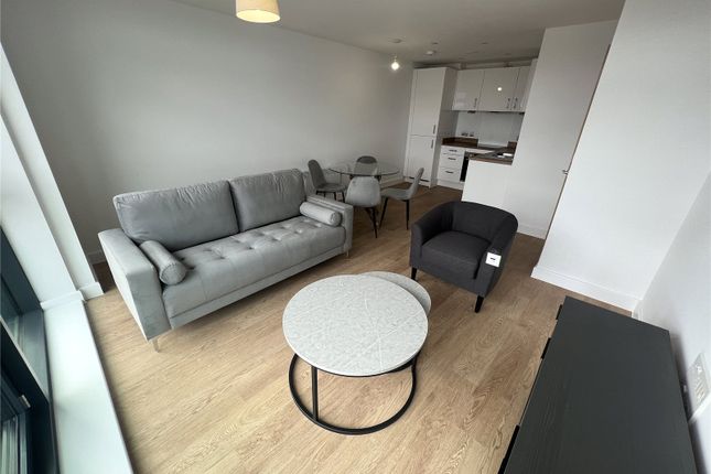 Flat to rent in Furness Quay, Salford Quays, Manchester