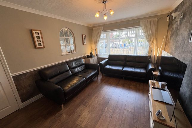 34, Hereford Way, Manchester photo 5