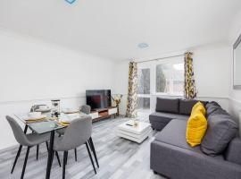 Thumbnail Flat to rent in Stanley Road, Grays