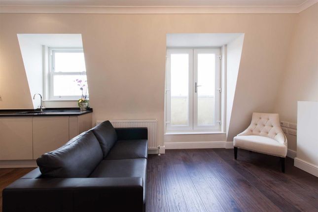 Flat 4, 53, Churchfield Road, London photo 4