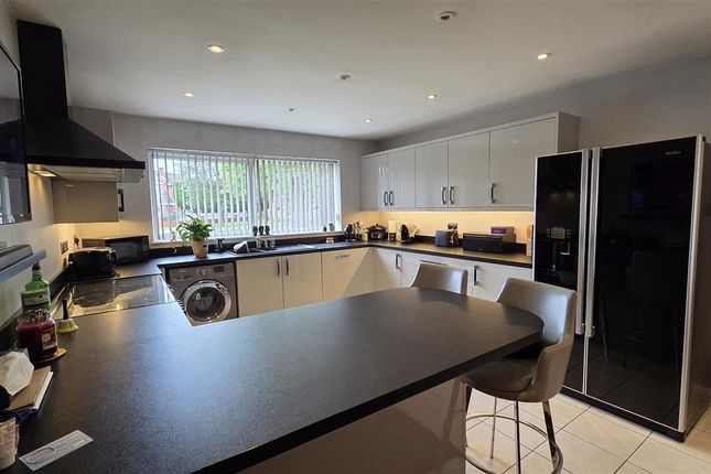 8, Plover Avenue, Winsford photo 4
