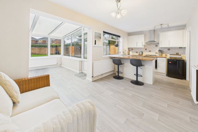 47, Butterfield Park, Clevedon photo 2