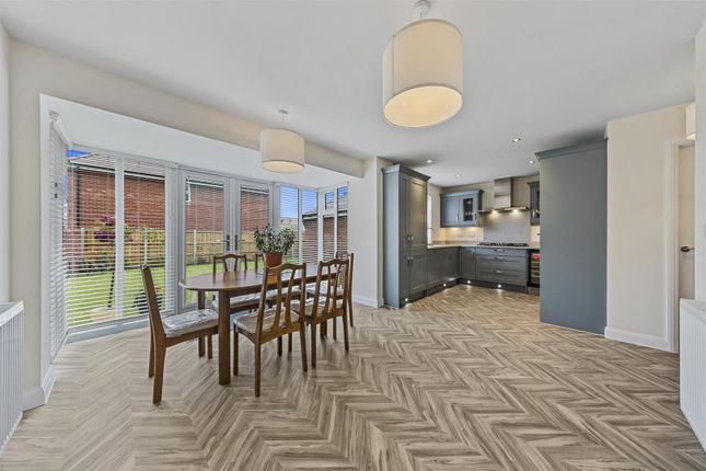 13, Hope Drive, Barton Seagrave photo 3