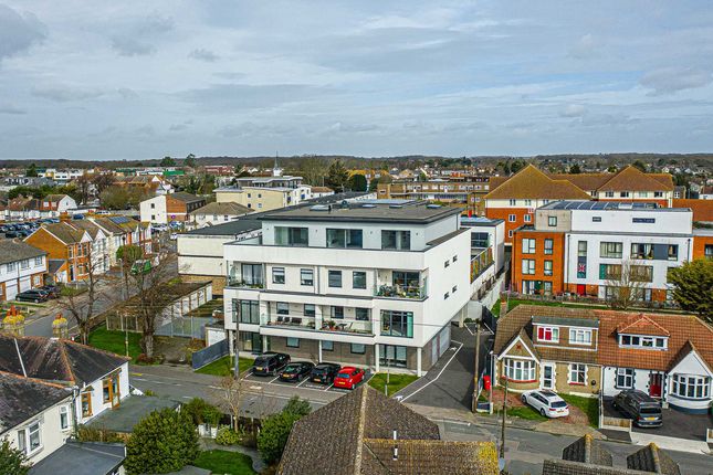 3-bed flat on Flat Penthouse, Cherry View, 54, Beech Road, Benfleet, £2,500,000