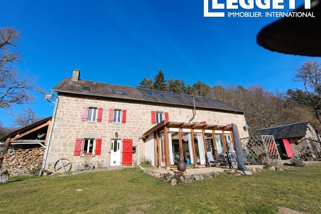 Villa for sale in Crocq, Creuse, Nouvelle-Aquitaine