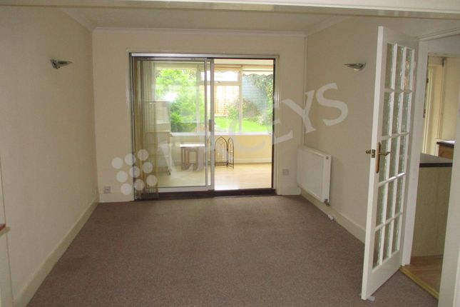 4 Ashford Grove, Yeovil photo 3