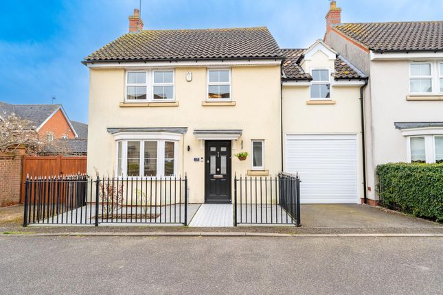 Thumbnail Link-detached house for sale in Old Moors, Great Leighs, Chelmsford