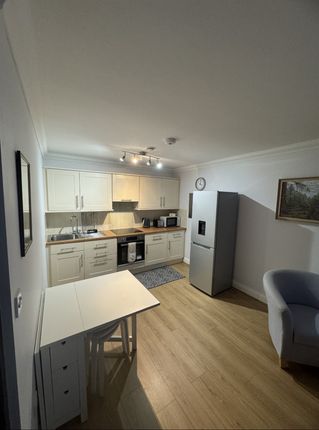 Flat 4, 497, Christchurch Road, BOURNEMOUTH photo 4