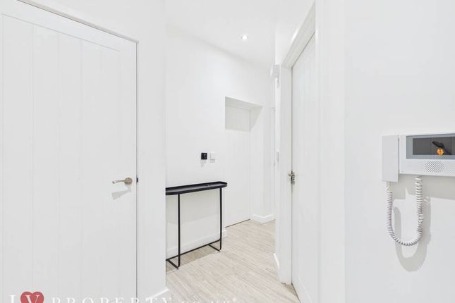 Apartment 8, 156, Warstone Lane, West Midlands photo 4