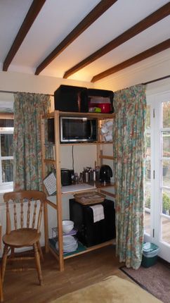 Flat to rent in The Old School House, The Square Long Itchington