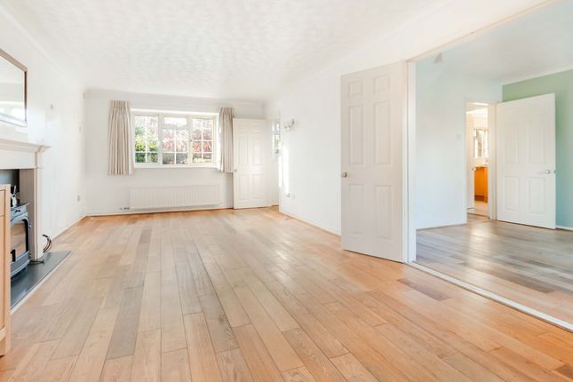 4 Batchelor Way, Uckfield photo 3
