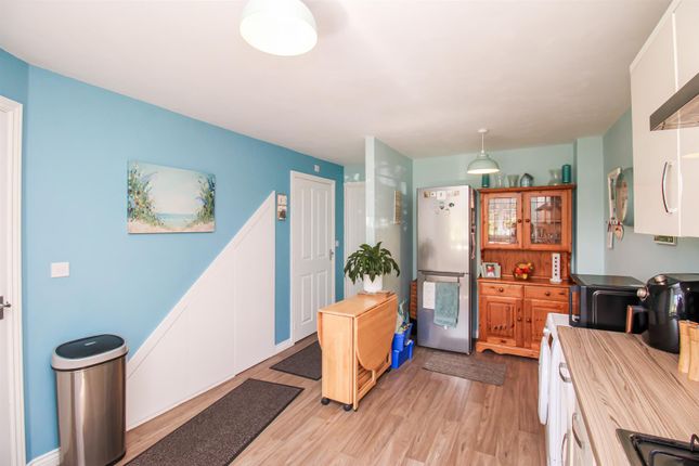 18, Calder Way, Wakefield photo 4