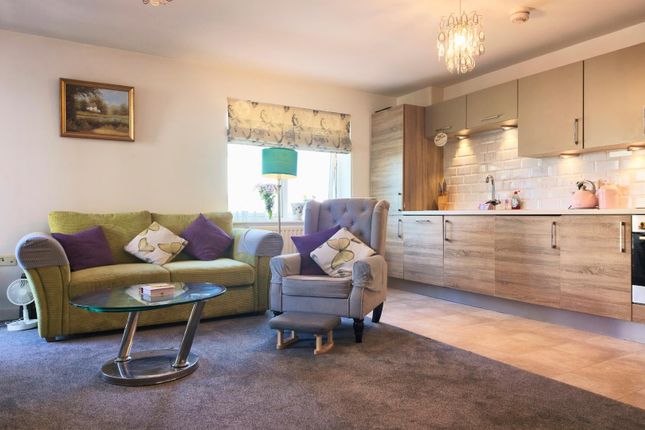 2, Wain Close, Penarth photo 2
