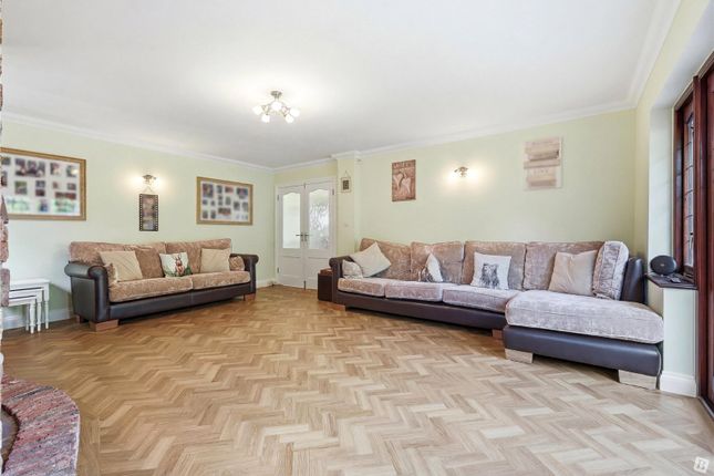 Oakdene,, Sugden Avenue, Essex photo 3