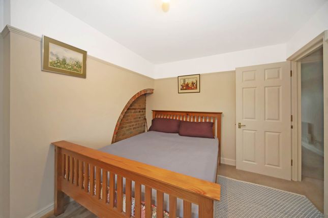 Flat for sale in Posting House, Tring